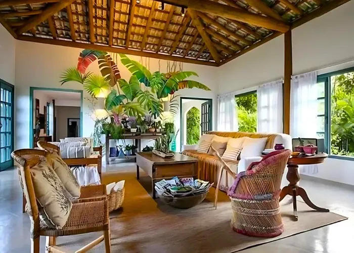 casa rustica com janelas grandes