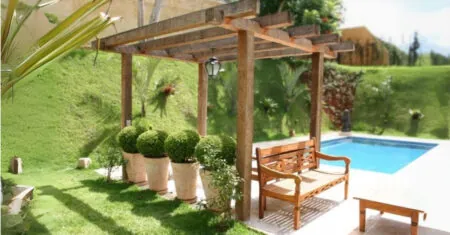 Pergolado de Madeira: Dicas +15 Modelos Incríveis para Jardim ou Varanda