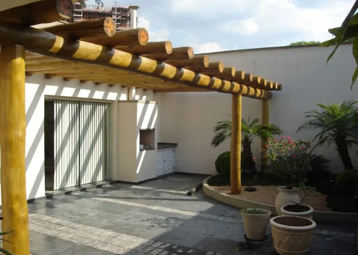 Pergolado de Madeira para Garagem toras de eucalipto