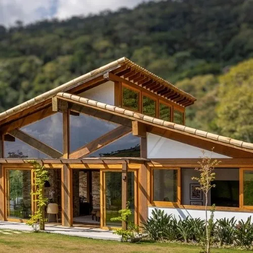 casas de madeira com vidro