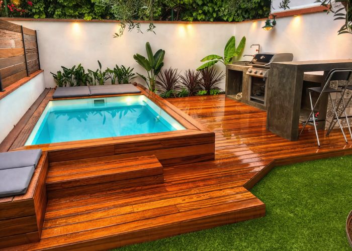 piscina com deck elevado