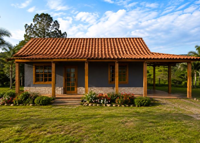 Casas simples com telhado colonial