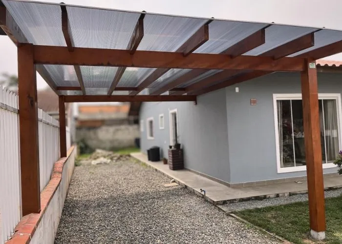 Pergolado de Madeira para Garagem policarbonato fumê