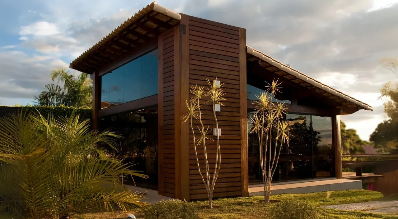 casas de madeira e vidro