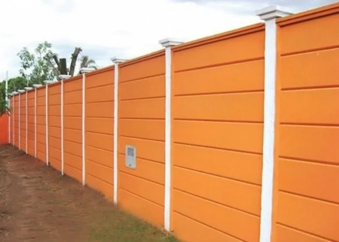 Fachada de muro com placas pré-moldadas