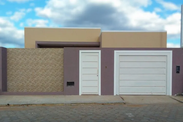 Muro barato com textura rústica
